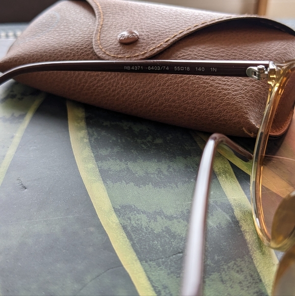 Ray-Ban Classic Unisex Sunglasses RB 4341 6403/74 - Picture 3 of 4